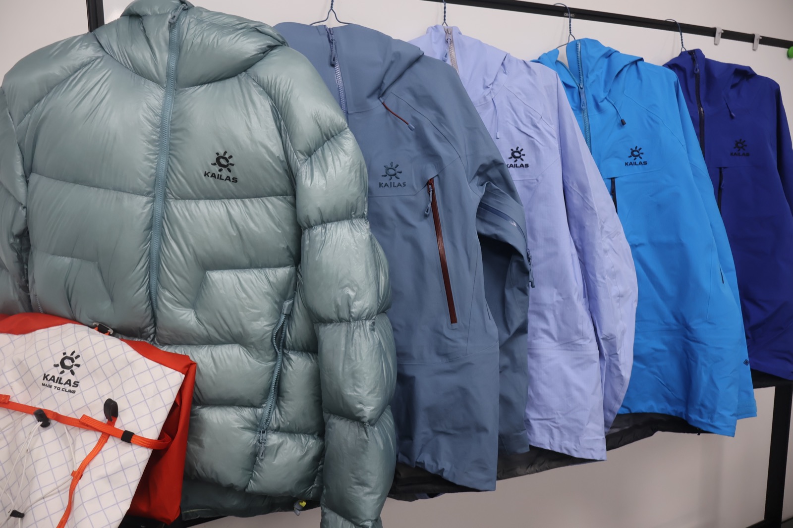 KAILAS outdoor apparel prepared for the campaign